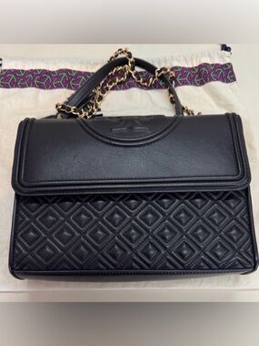 🖤 Tory Burch Fleming Soft Convertible Shoulder Bag – Black/Gold